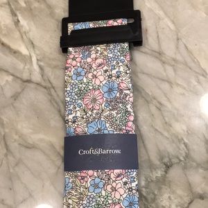 Floral print Croft and Barrow tie. NWT.